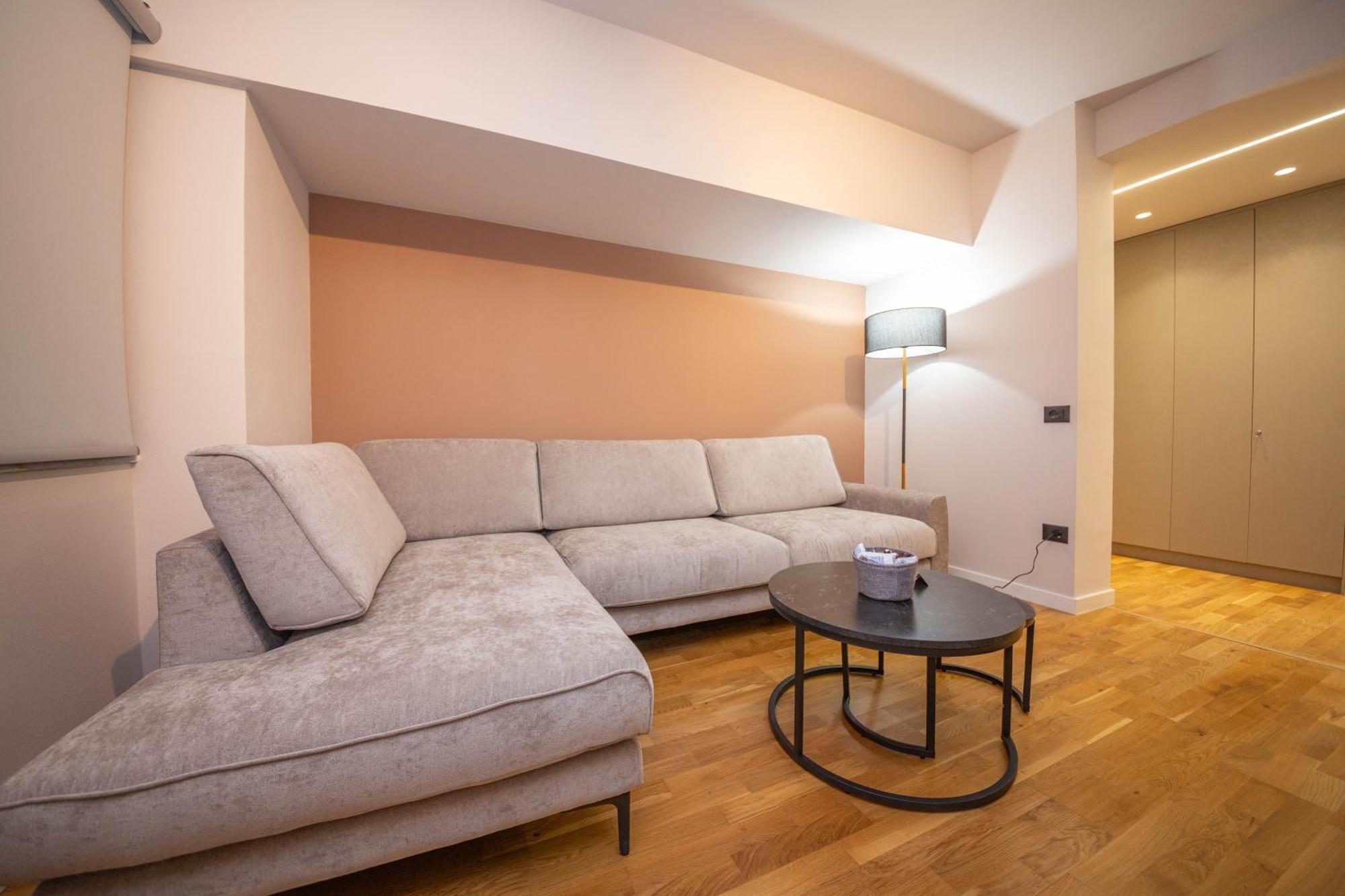 Blloku Unique Apartments 2 Тирана Экстерьер фото