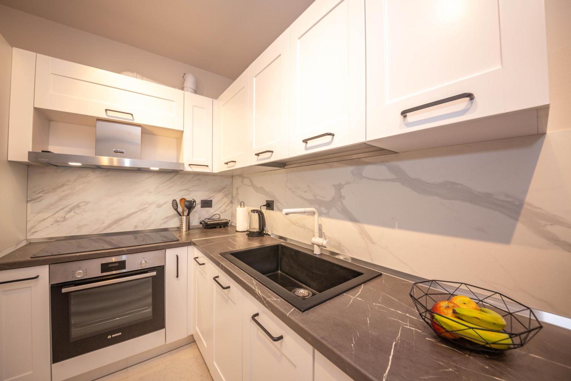 Blloku Unique Apartments 2 Тирана Экстерьер фото