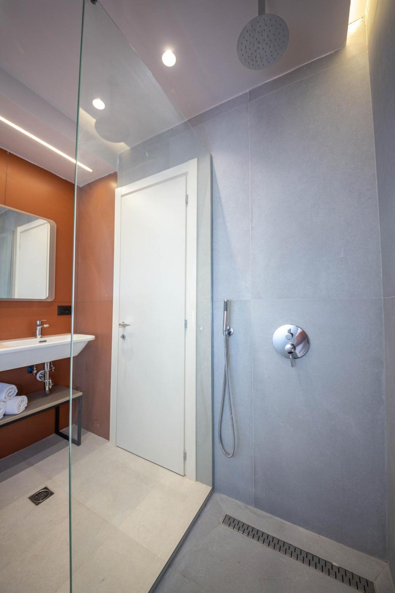 Blloku Unique Apartments 2 Тирана Номер фото